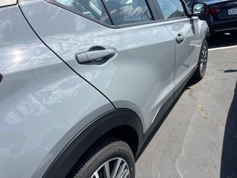 Used 2024 Nissan Kicks SV FWD image 5
