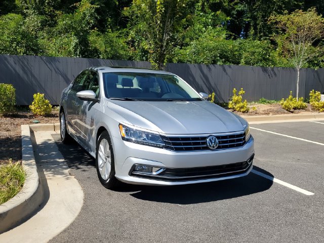 Used 2018 Volkswagen Passat 2.0T SE FWD image 3