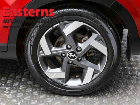 Used 2022 Hyundai Venue Limited image 7