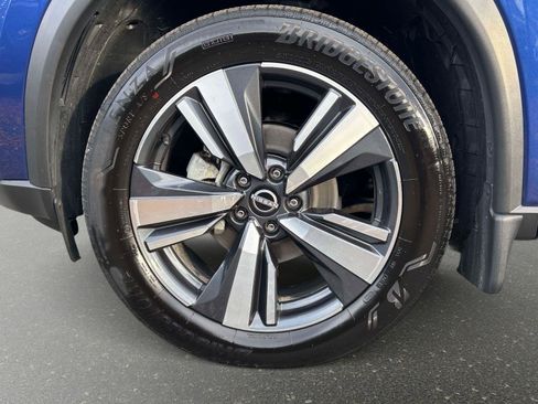 Used 2023 Nissan Rogue SL image 9