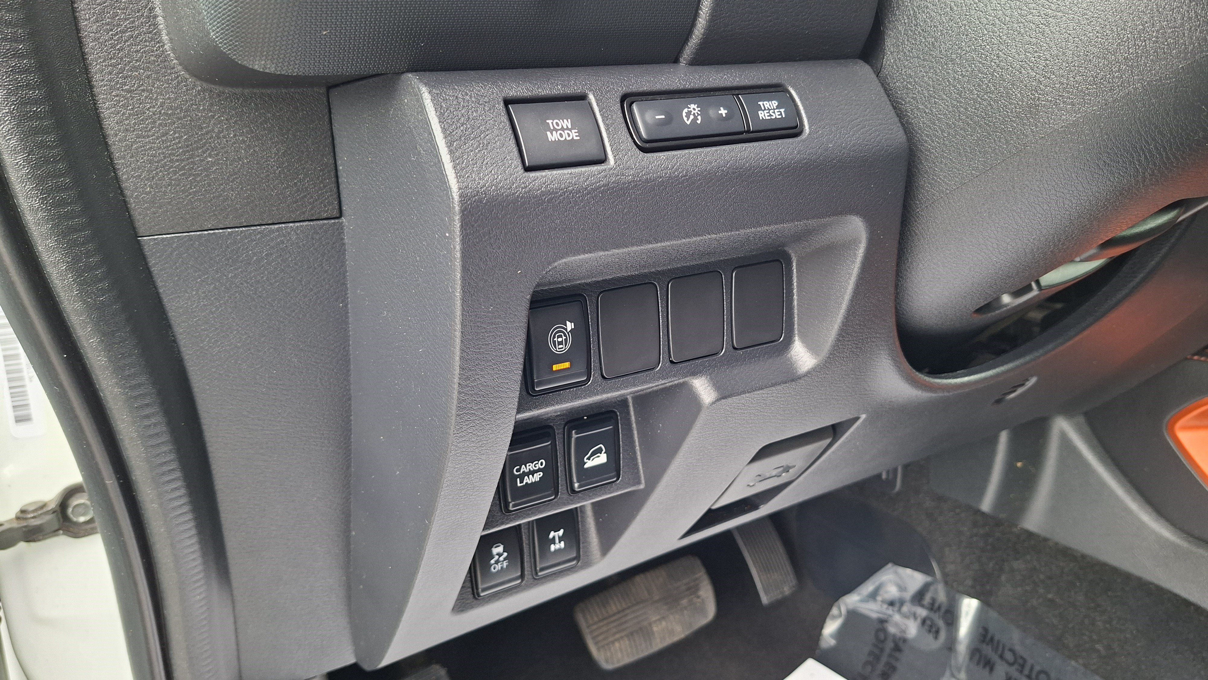Certified 2023 Nissan Frontier PRO-4X w/ Technology Package AWD/4WD image 10