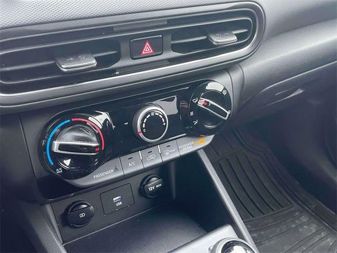 Used 2023 Hyundai Kona SEL image 28