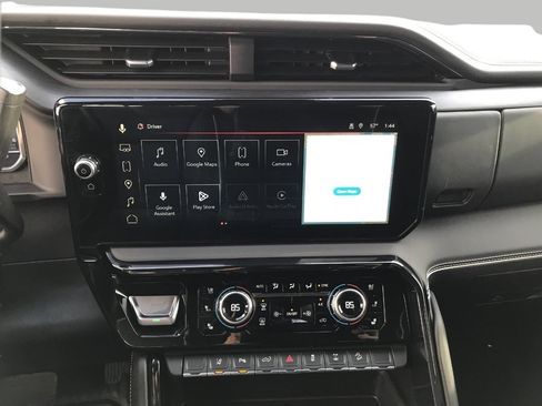 Used 2025 GMC Sierra 2500 AT4X image 6