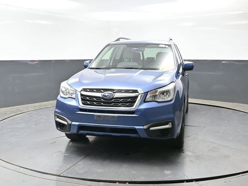 Used 2018 Subaru Forester 2.5i Premium w/ All-Weather Package AWD/4WD image 5