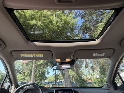 Used 2017 Honda Pilot Touring image 37