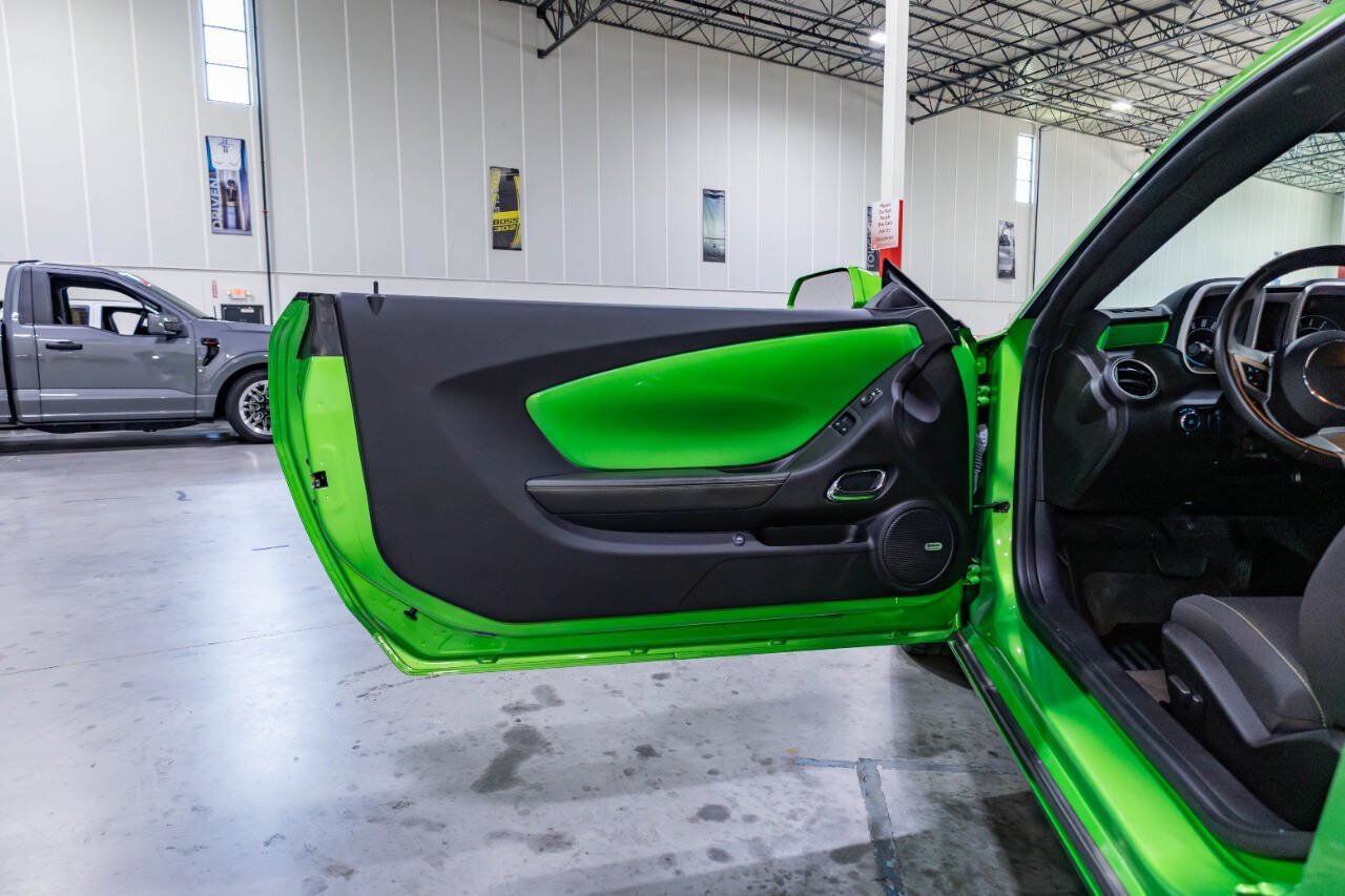 Used 2010 Chevrolet Camaro LT RWD image 38