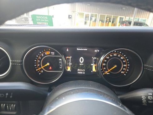 Used 2018 Jeep Wrangler Unlimited Sahara image 14