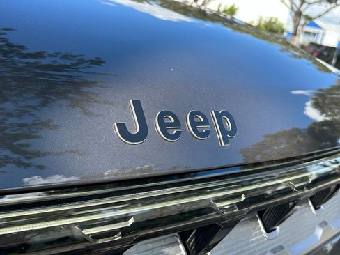 New 2026 Jeep Grand Wagoneer L image 30