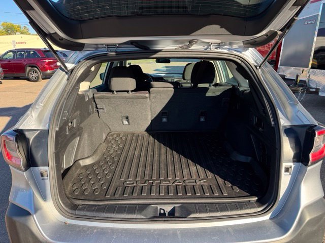 Used 2023 Subaru Outback AWD/4WD image 23