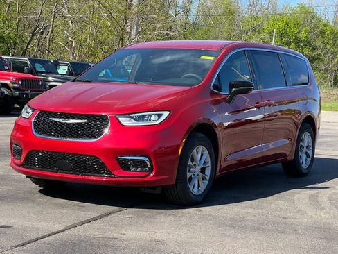New 2026 Chrysler Pacifica Select AWD/4WD image 44