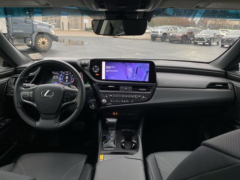 Certified 2025 Lexus ES 350 w/ Ultra Luxury Package image 30