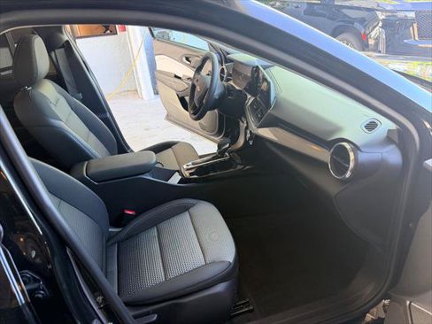 Used 2026 Chevrolet Trax LT FWD image 13