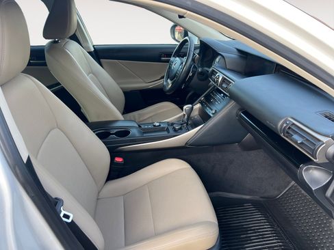 Used 2018 Lexus IS 300 AWD image 15
