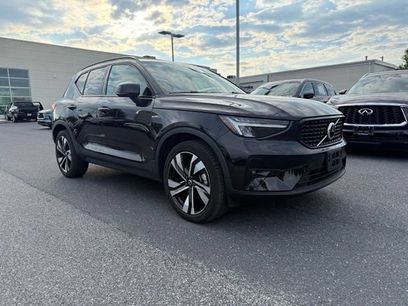 Used 2023 Volvo XC40 B5 Plus w/ Climate Package