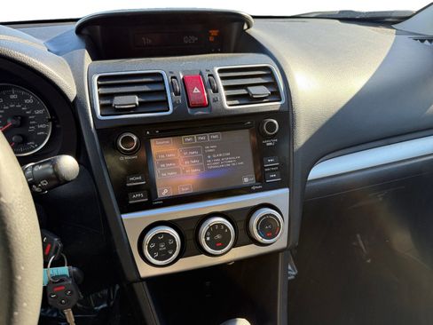 Used 2017 Subaru Crosstrek 2.0i Premium image 12