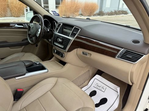 Used 2015 Mercedes-Benz ML 350 ML 350 4MATIC Sport Utility 4D image 16