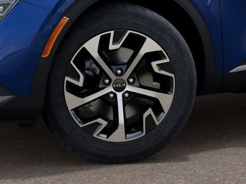 Certified 2025 Kia Sportage EX image 9