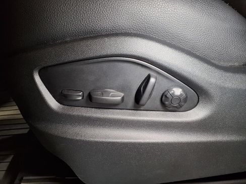 Used 2024 Porsche Cayenne AWD/4WD image 13