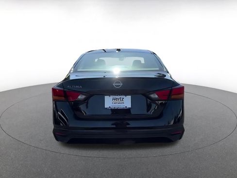 Used 2025 Nissan Altima 2.5 SV image 12