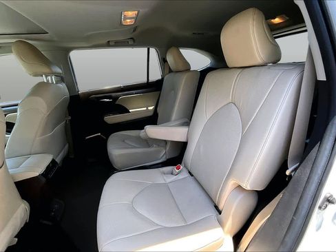 Used 2022 Toyota Highlander Limited AWD/4WD image 21