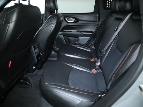 Used 2023 Jeep Compass Trailhawk w/ Trailhawk Convenience Group AWD/4WD image 15