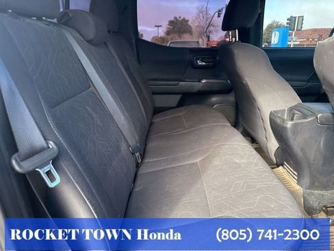 Used 2018 Toyota Tacoma TRD Off-Road image 15