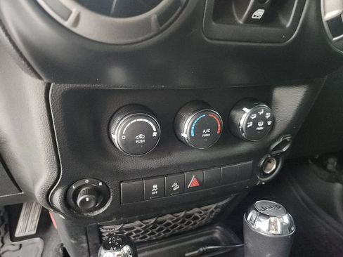 Used 2014 Jeep Wrangler Unlimited Sport w/ Quick Order Package 24S AWD/4WD image 28