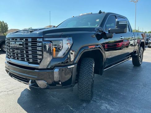 Used 2024 GMC Sierra 2500 Denali Ultimate AWD/4WD image 10