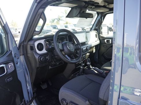 New 2026 Jeep Gladiator Sport AWD/4WD image 28