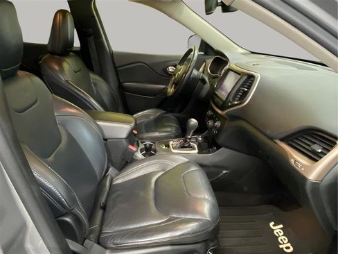 Used 2016 Jeep Cherokee Limited image 22