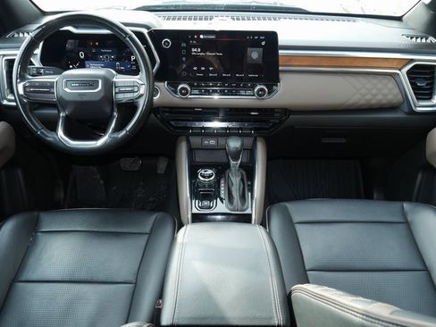 Used 2023 GMC Canyon Denali w/ Denali Black Edition image 7