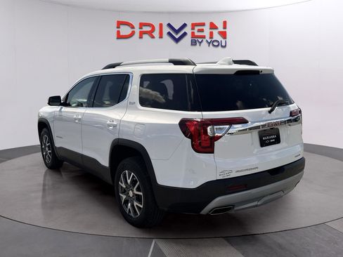 Used 2023 GMC Acadia SLT image 3