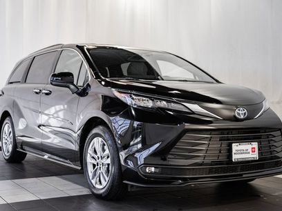 Used 2025 Toyota Sienna XLE