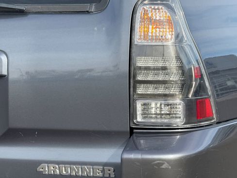 Used 2005 Toyota 4Runner SR5 image 28