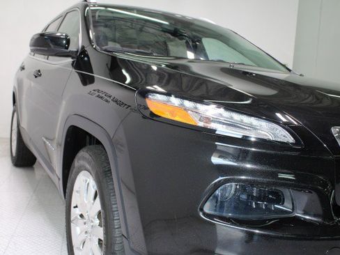 Used 2014 Jeep Cherokee Limited image 34