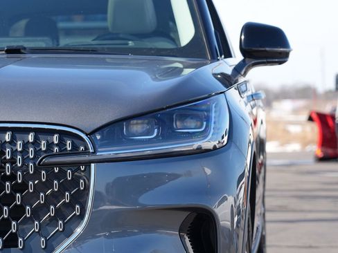 Used 2025 Lincoln Aviator Reserve w/ Illumination Package AWD/4WD image 10