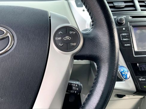 Used 2013 Toyota Prius V Five image 24