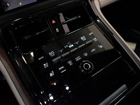 Certified 2024 Porsche Panamera 4 image 32