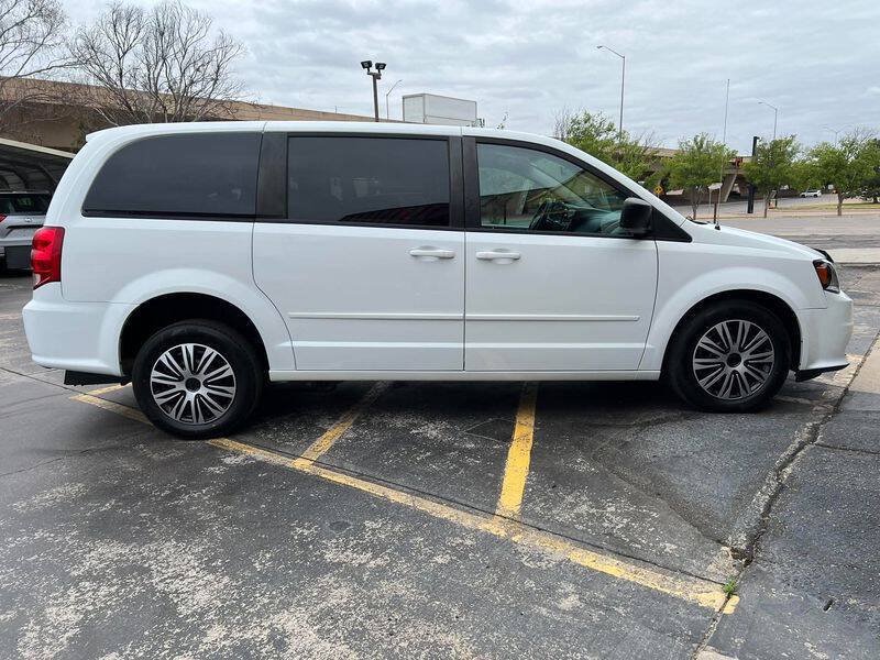 Used 2016 Dodge Grand Caravan SE w/ Quick Order Package 29E SE FWD image 5