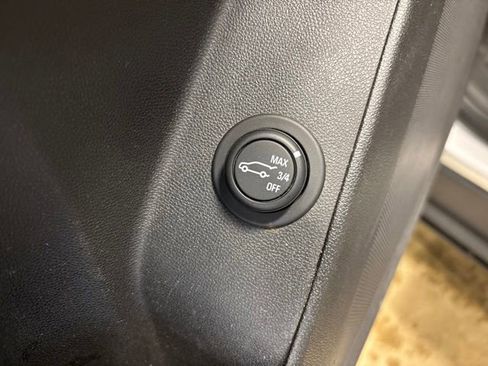 Used 2019 Chevrolet Equinox LT w/ Driver Convenience Package FWD image 33