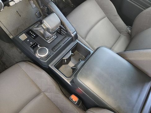 Used 2025 Toyota Tacoma SR AWD/4WD image 22