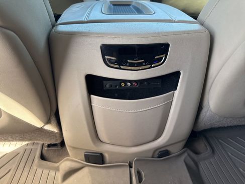Used 2015 Cadillac Escalade Luxury AWD/4WD image 19