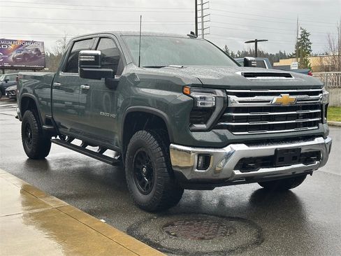 Used 2025 Chevrolet Silverado 2500 LTZ image 7