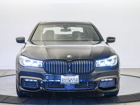 Used 2018 BMW 740i RWD image 7