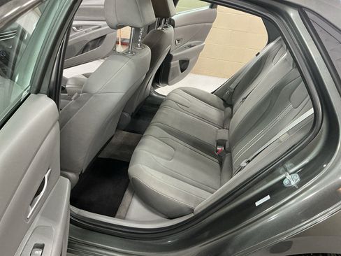 Certified 2025 Hyundai Elantra Sport FWD image 11