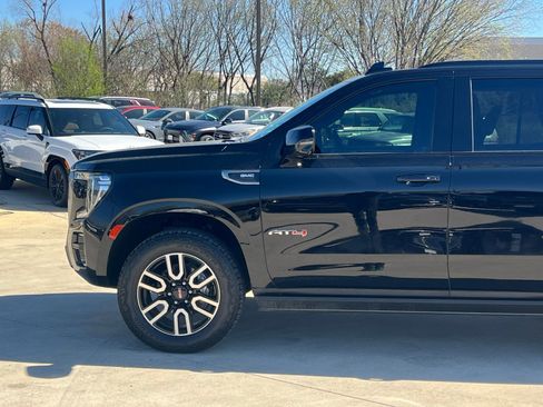 Used 2021 GMC Yukon AT4 w/ AT4 Premium Package image 7