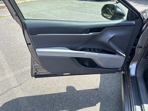 Used 2018 Toyota Camry LE FWD image 10