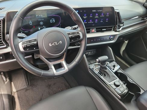 Used 2023 Kia Sportage EX FWD image 2