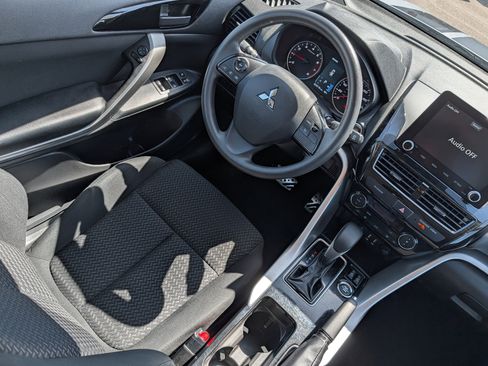 Used 2024 Mitsubishi Eclipse Cross AWD image 9
