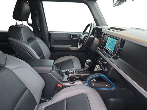 Used 2022 Ford Bronco Black Diamond image 17